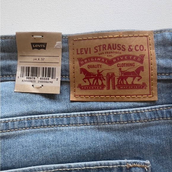 NWT Levi's Women's 726 High Rise Standard Fit Flare Leg Full Jeans (F2) - Picture 9 of 10